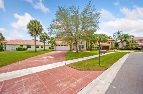 1527 Club Dr, West Palm Beach, FL 33414-1080