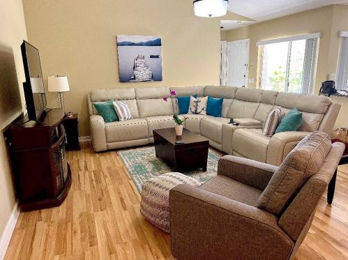 302 Sun Terrace Ct, West Palm Beach, FL 33403-1188