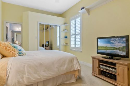 4916 Keeneland Cir, Orlando FL  32819-3141 exterior