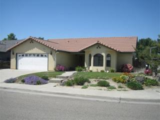 906 Terrace Dr, Hanford, CA 93230-2258