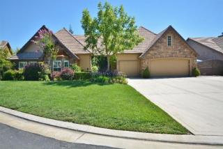 1253 Glenlake Ln, Fresno, CA 93730-3573