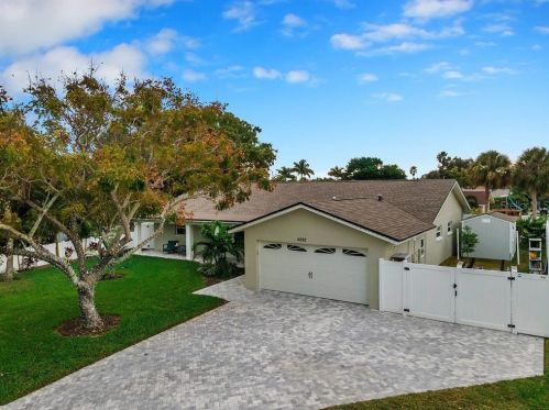 4592 40th St, Saint Petersburg FL  33711-4418 exterior
