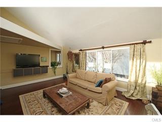 1 Vine Ln, Ridgefield, CT 06877-3350