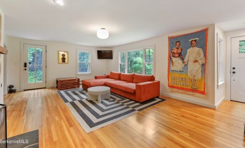 49 Laurel Way, Norfolk CT  06058-1178 exterior