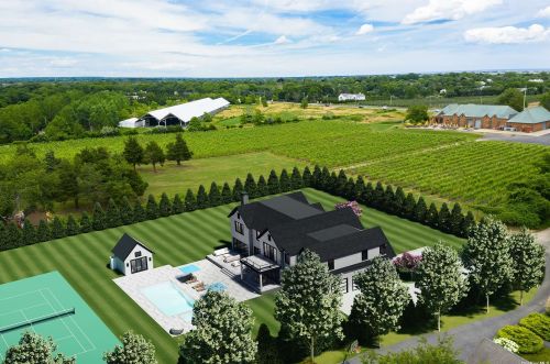 195 Montauk Hwy, Watermill NY  exterior