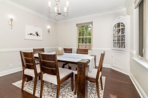 225 Ellendale Pkwy, Crown Point IN  46307-4341 exterior