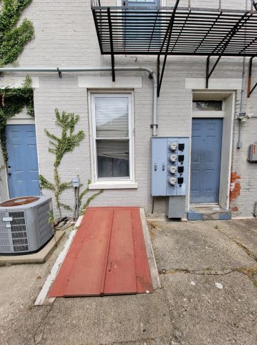 2021 Greenup St, Covington, KY 41014-1362