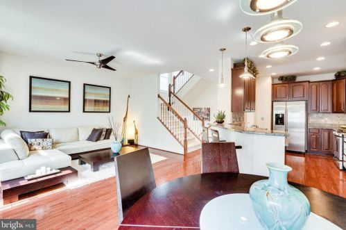 6857 Hartzell Hill Ln, Haymarket VA  20169-4944 exterior