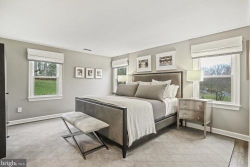 810 Hickory Vale Ln, Great Falls VA  22066-2810 exterior