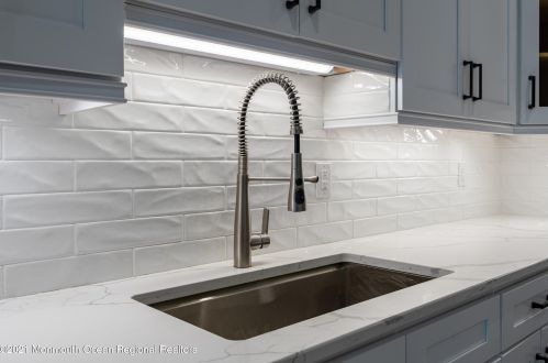 803 Leonardville Rd, Leonardo NJ  07737-1335 exterior