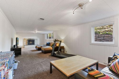 6812 Wooddale Ave, Minneapolis MN  55435-1635 exterior