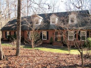 2911 Lori Ln, Footsville, NC 27055-5652