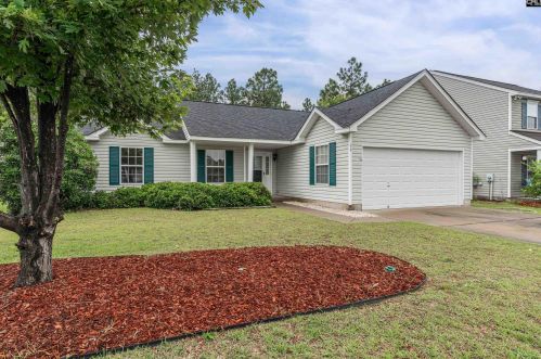 219 Quiet Grove Dr, Lexington, SC 29072-7664
