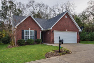 9818 Bluegrass Rd, Knoxville, TN 37922-5701