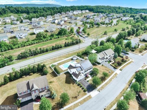 7207 Royal Oak Dr, Harrisburg PA 17112-8837 exterior