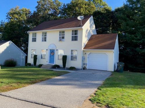 8 Skyline Dr, North Windham, CT 06256-1347