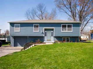 760 2nd St, Springfield, NE 68059-4718