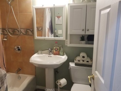 8154 Wakefield Ave, Van Nuys CA  91402-5329 exterior