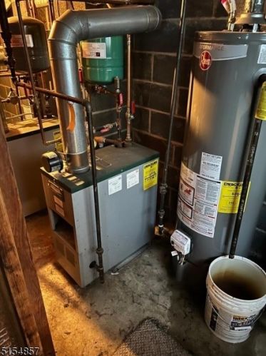 389 Teaneck Rd, Ridgefield Park NJ  07660-2013 exterior