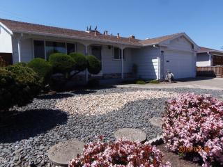 25177 Meredith Ct, Hayward CA  94545-2539 exterior
