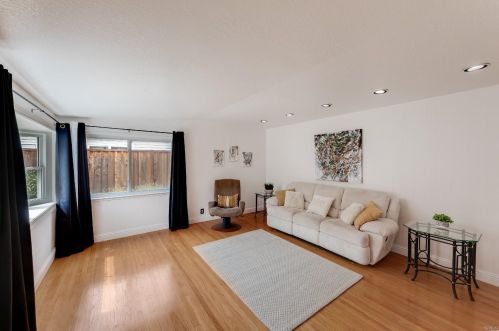 1789 Sarah Dr, Pinole CA  94564-2213 exterior