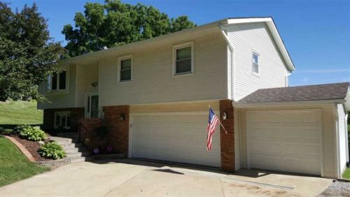6 Brookside Ct, Panarama Park, IA 52722-6300