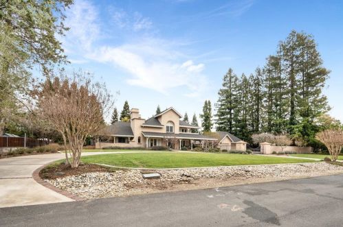14660 Stonebridge Dr, Morgan Hill, CA 95037-9610