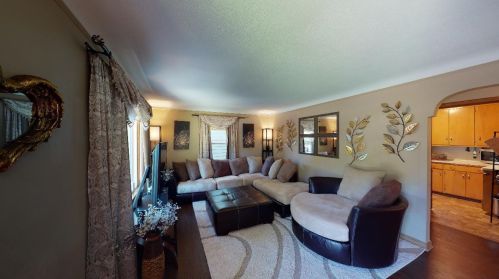 582 36 1/2 Ave, Minneapolis, MN 55418-1223