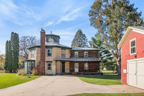 610 Liberty St, Ripon WI  54971-1220 exterior