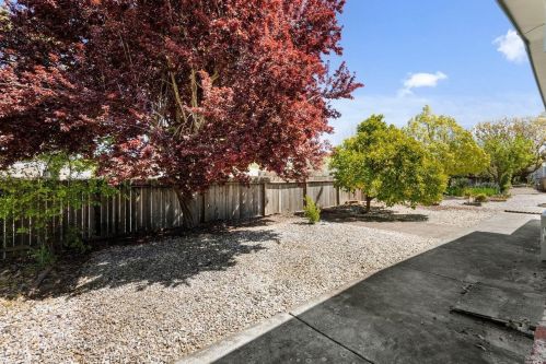 40 Westgate Cir, Santa Rosa CA  95401-9014 exterior