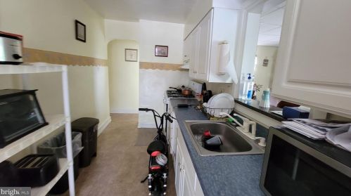 1941 State St, Harrisburg PA  17101-1143 exterior