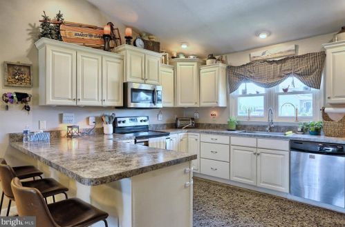102 Allegheny Ln, Carlisle PA  17013-9103 exterior