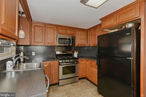 41 Andaloro Way, West Deptford NJ  08093-1640 exterior