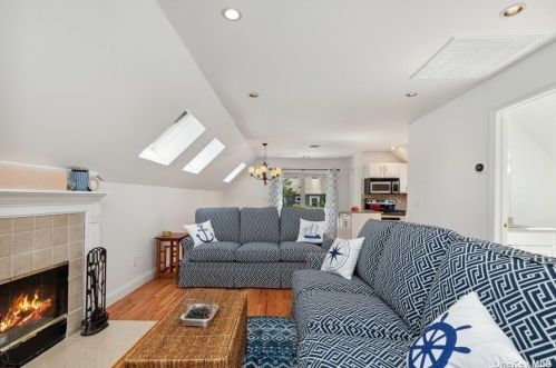 23 Ocean Ave, East Quogue, NY 11942-4531