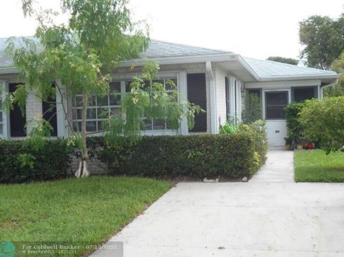 10086 41st Trl, Boynton Beach, FL 33436-4210