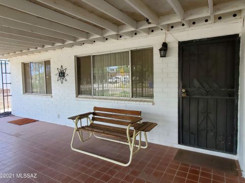 6972 Lundy Dr, Tucson, AZ 85756-7353