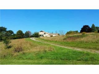 107 Skymark Ln, Sewickley, PA 15143-8425