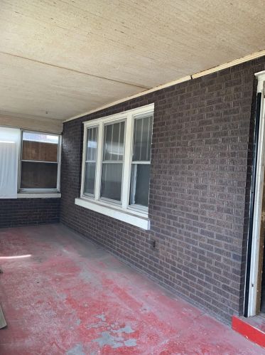 452 Johnson St, Gary, IN 46402-1042