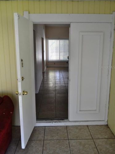 828 Flag Ln, Kissimmee FL  34759-3321 exterior