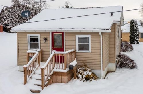 141 3rd St, Hermitage, PA 16150-1206
