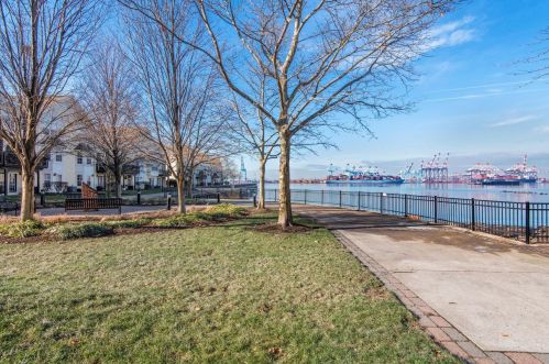 55 Boatworks Dr, Bayonne NJ  07002-1200 exterior