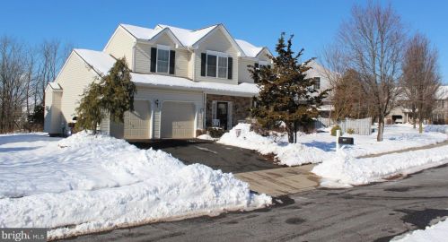927 Mesa Ln, Collegeville, PA 19426-4145