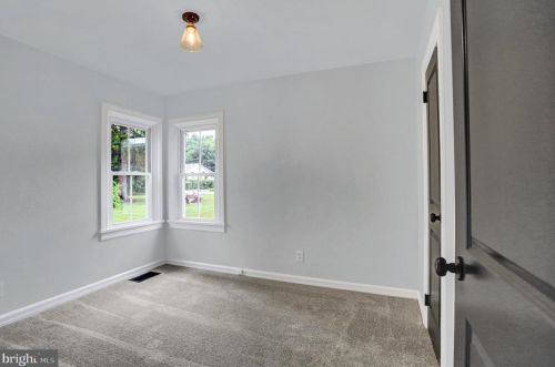 1053 Wayne Ave, Carlisle PA  17013-1640 exterior