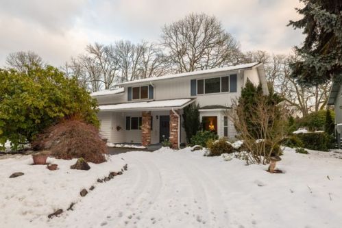 8410 Zircon Dr, Lakewood WA  98498-5109 exterior