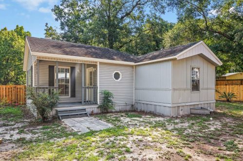 698 Persimmon St, Freeport FL  32439-6717 exterior