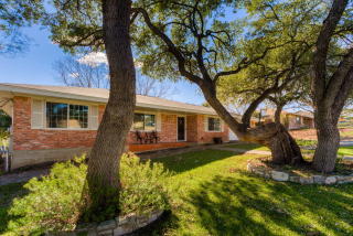 209 Skyview Dr, Kerrville, TX 78028-9356