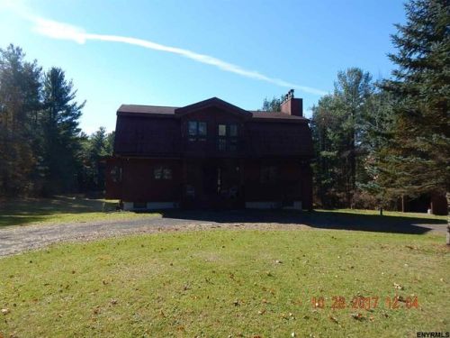 181 Meadowbrook Ln, Norton Hill, NY 12083-9544