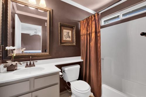 10121 Paseo Palmas Dr, Lakeside CA  92040-2342 exterior