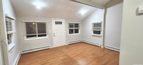 15 Kirgan Ct, East Rockaway, NY 11518-2614
