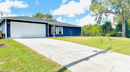 3215 4th St, Lehigh Acres, FL 33976-2428